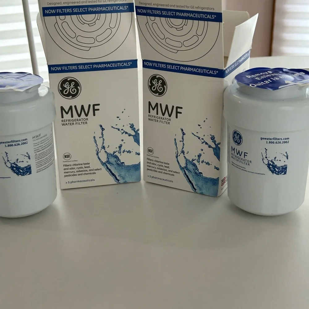 2 GE MWF Refrigerator Water Filters - Picture 1 of 4